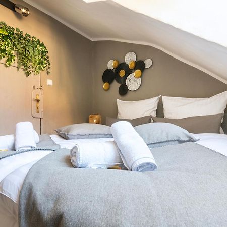 20 Seconds To Charles Bridge Apartment Прага Екстериор снимка