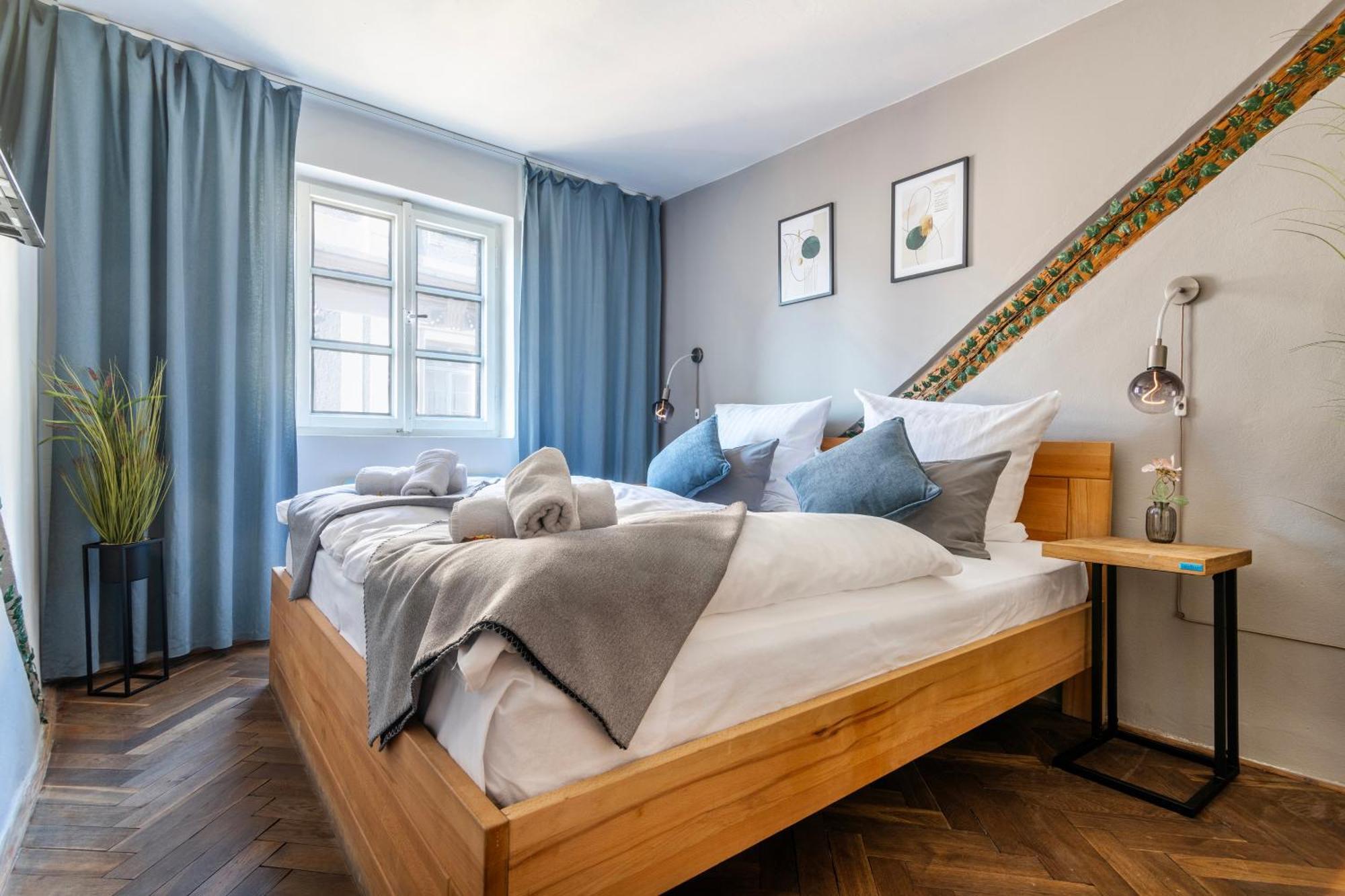 20 Seconds To Charles Bridge Apartment Прага Екстериор снимка